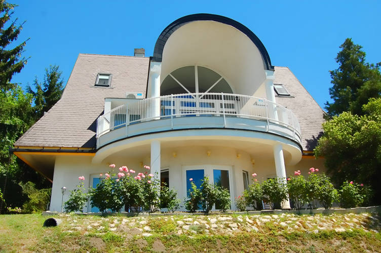 Villa Akarattya
